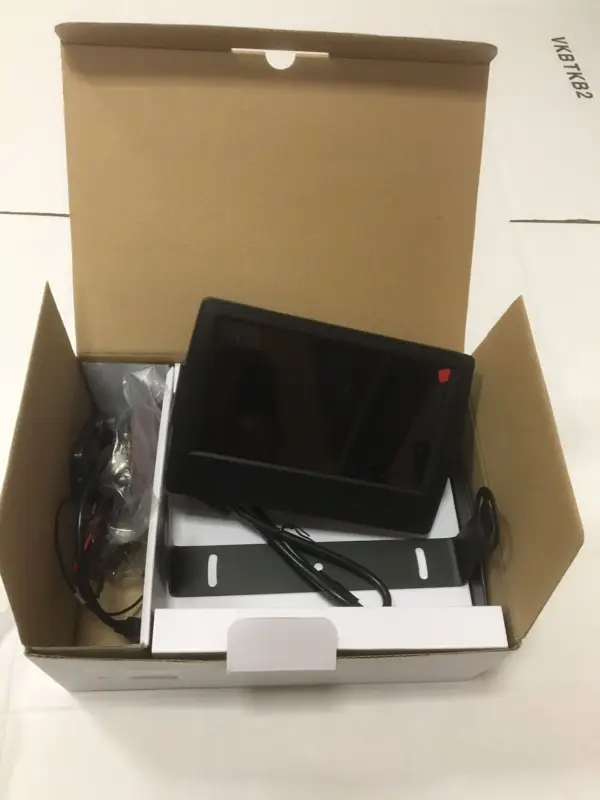 Rabatt Mobicool Rückfahrkamera Cam 21 und LCD Monitor M71 Einparkhilfe