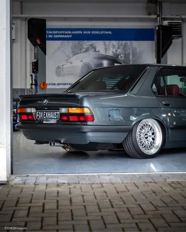 Neue Ware Fox BMW E28 525e mit Katalysator Endschalldämpfer ab Kat - 2x63 Typ 12