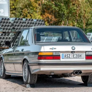 Preisknaller Fox BMW E28 525e mit Katalysator Endschalldämpfer ab Kat - 2x88x74 Typ 32 schwarz