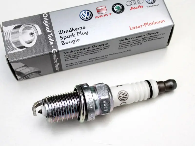 Zündkerze 4.0 W8 Passat 3BG Original VW Zündung 101905607 Direktkauf