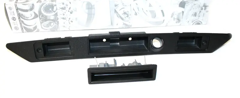 Angebot Griffleiste Original Audi 8E A4 / S4 Heckklappe Taster Aluminium
